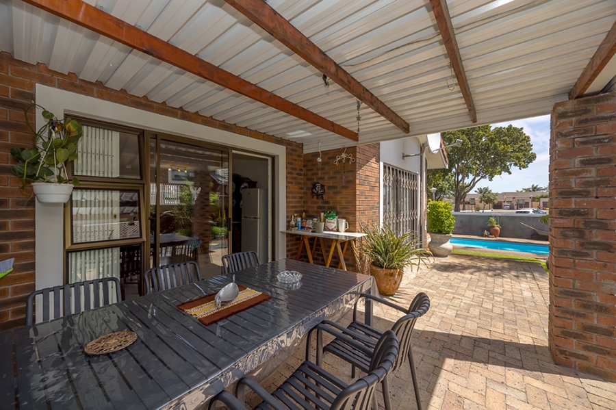 3 Bedroom Property for Sale in Kleinbosch Western Cape